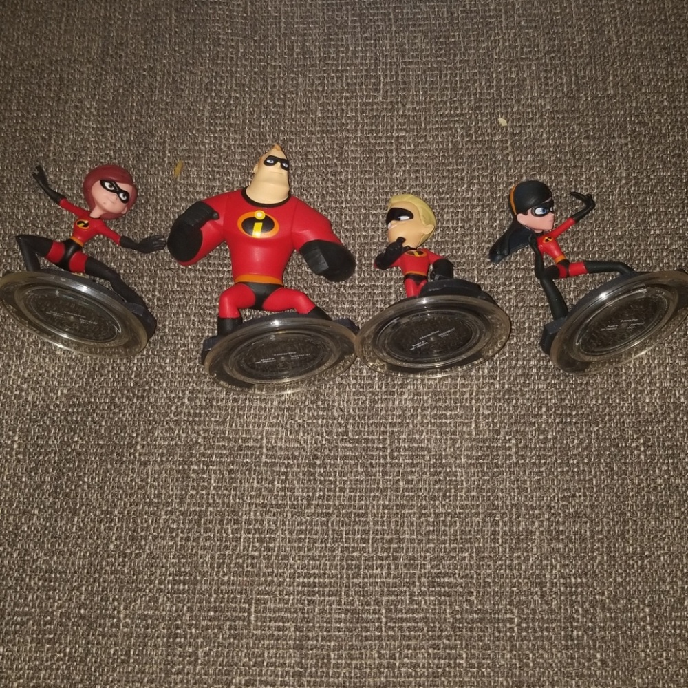 Disney Infinity characters incredibles